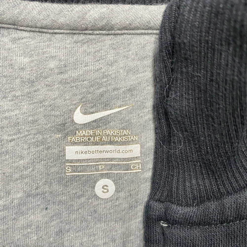 Nike Gray and Black Sweatshirt/sweat pants combo